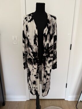 Long Open-Front Women's Cardigan Sweater in Black & Gray